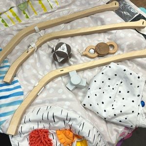 Great condition LoveVery play mat